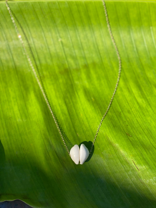 Necklace•Kissing Cowries